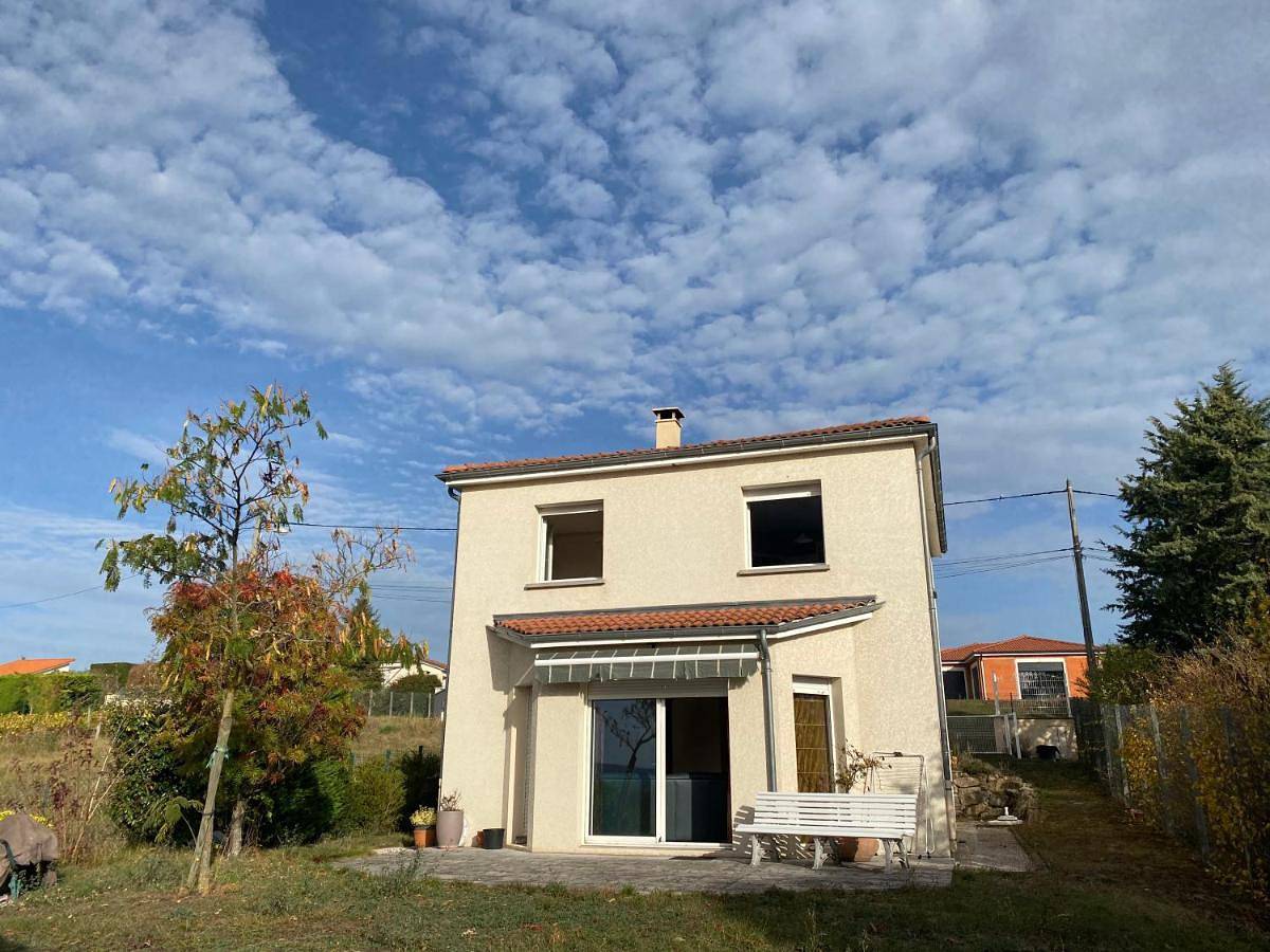 Three-Bedroom House in Saint-Bonnet-près-Riom, Parc naturel régional des Volcans d'Auvergne