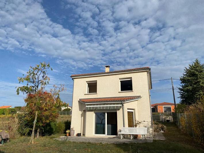 Gîte pour 6 personnes, avec vue et jardin, animaux acceptés à Saint-Bonnet-près-Riom