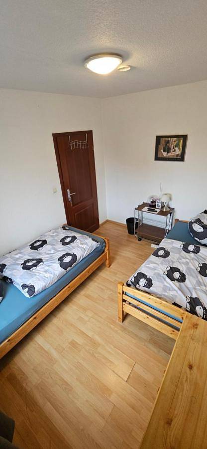Twin Room with Private External Bathroom in Herrenhausen-Stöcken, Hannover
