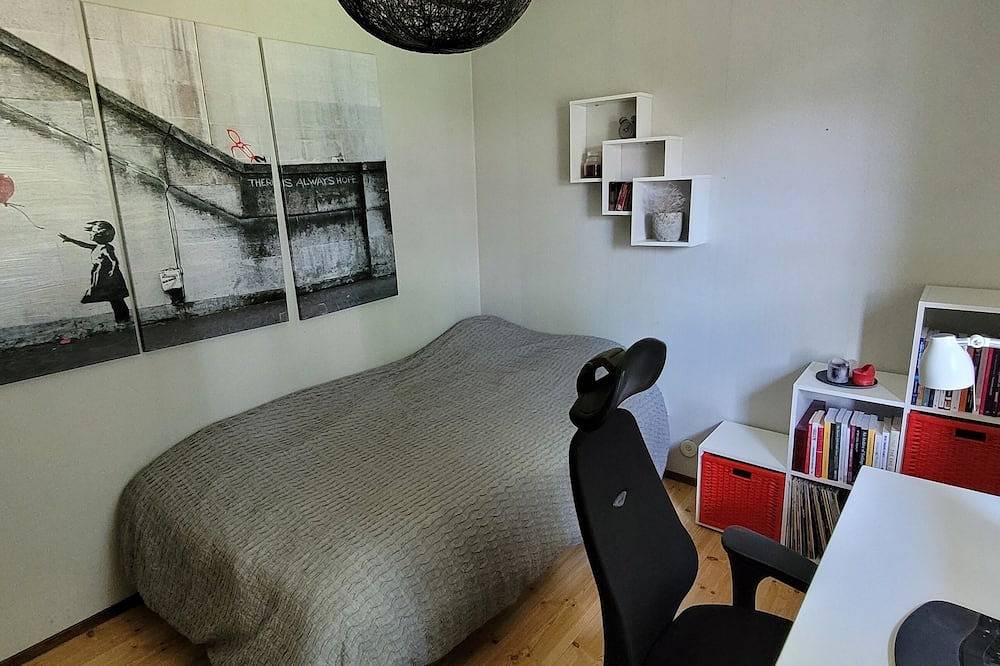Cheerful 4-bedroom villa with a big cozy garden in Schwedische Ostsee