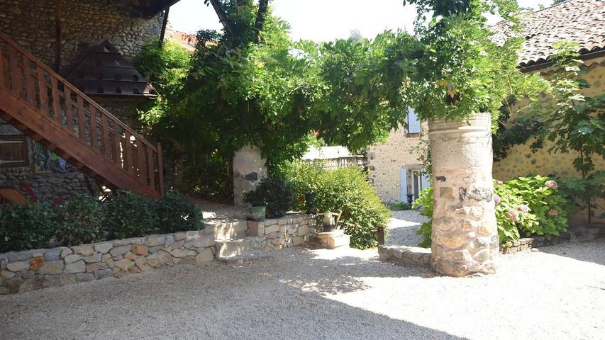 Maison de vacances pour 6 personnes, avec piscine ainsi que terrasse et jardin, animaux acceptés