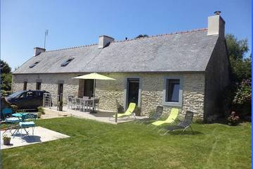 Location de vacances pour 8 personnes, avec jardin à Plonéour-Lanvern