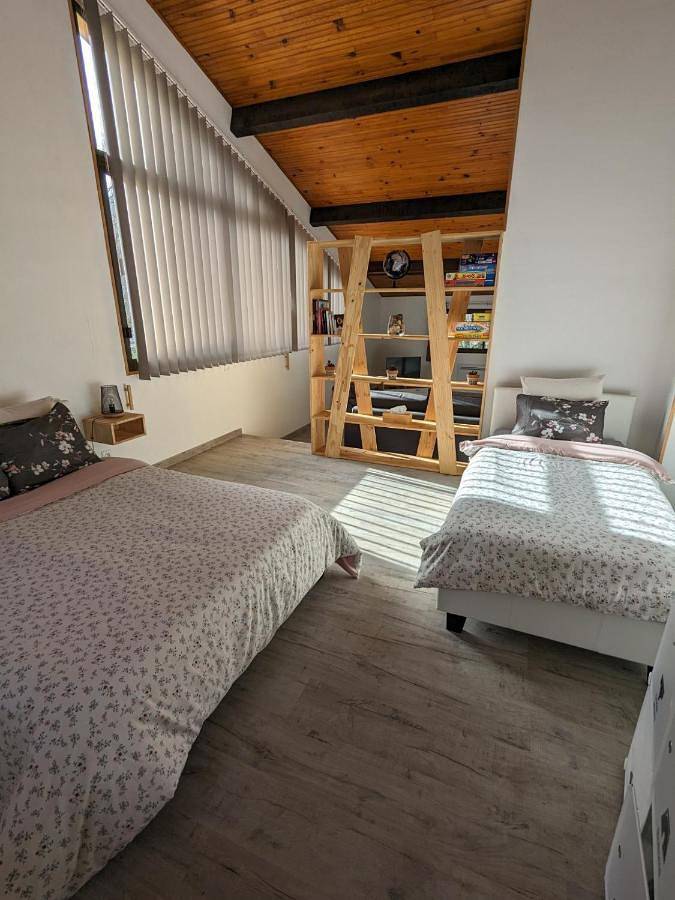 Appartement entier, One-Bedroom Apartment in Tarascon-sur-Ariège, Ariège