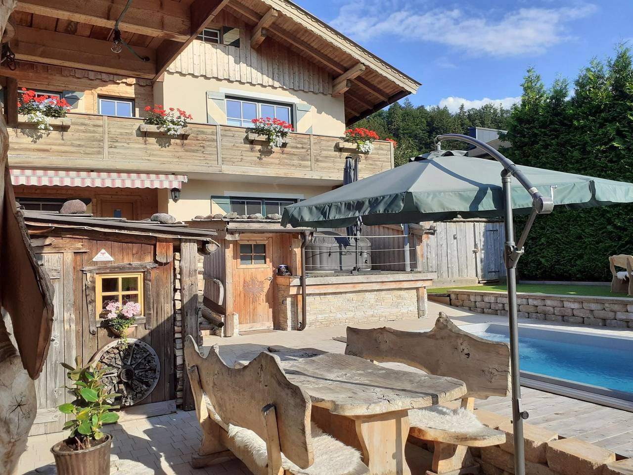 Ganze Wohnung, Schönes Apartment mit Pool nahe des Liftes in Loferer und Leoganger Steinberge, Kirchdorf in Tirol