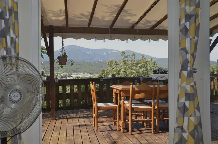 Camping para 4 personas, con piscina además de jardín y terraza - 1