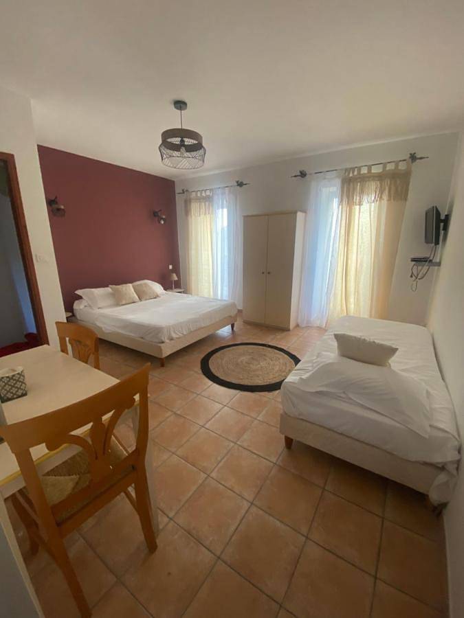 Location de vacances pour 3 personnes, avec vue et terrasse à Sainte-Lucie-de-Tallano - 4