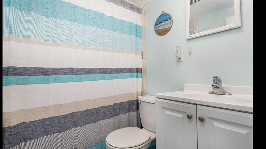 Vacation house for 14 people, with balcony in Long Beach Island