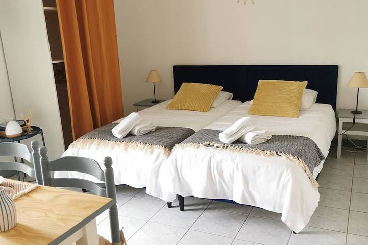 Appartement de vacances pour 2 personnes, avec piscine et jardin