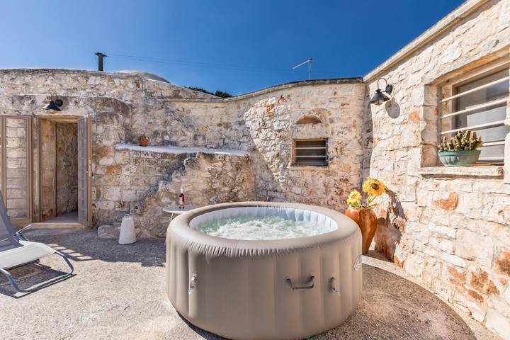 Trullo per 6 persone ad Ostuni