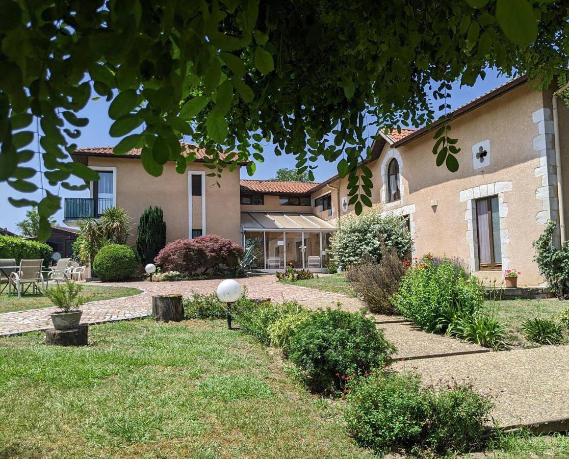 Hôtel Studios Les Acacias in Lac de Christus, Saint-Paul-lès-Dax