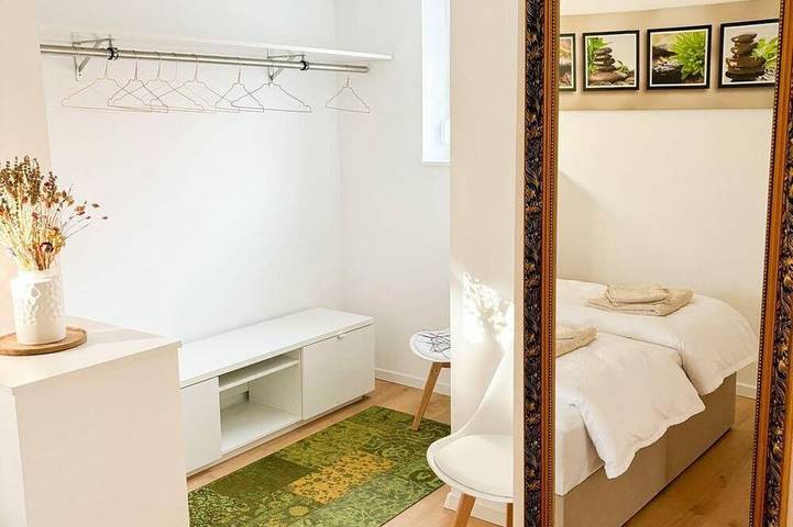 Ganze Wohnung, Ferienwohnung Fröhlich - Appartement/Fewo, Dusche, Wc, 1 Schlafraum in Dahn, Landkreis Südwestpfalz