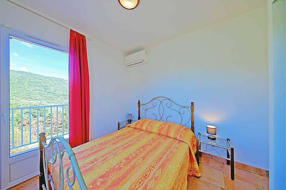 Sartene Orasi: appartamento in villa molto confortevole, aria condizionata, Wifi in Sartena, Sartène e dintorni