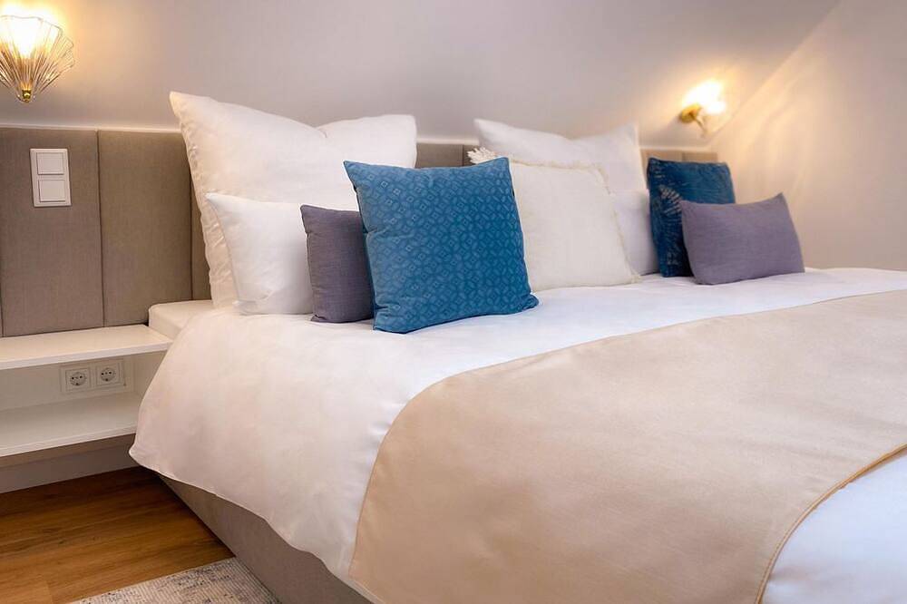Ganze Wohnung, Grand Deluxe Dachwohnung - Winzerhof Mußbach in Neustadt an der Weinstraße, Pfälzer Rheinebene