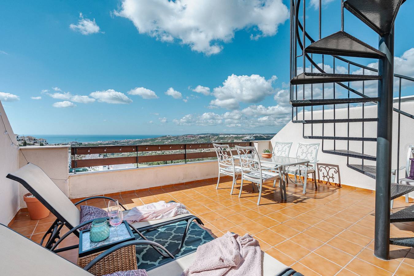 Appartement entier, 20. Rooftop apartment seaview Dona Julia Casares in Casares, Costa del Sol