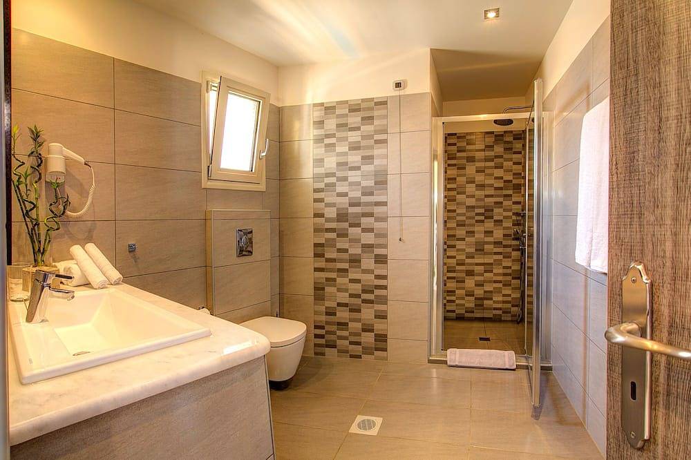 Entire apartment, ** New For 2016** Exclusive 1 bedroom King Suite with pool and amazing views in Lassi, Argostoli