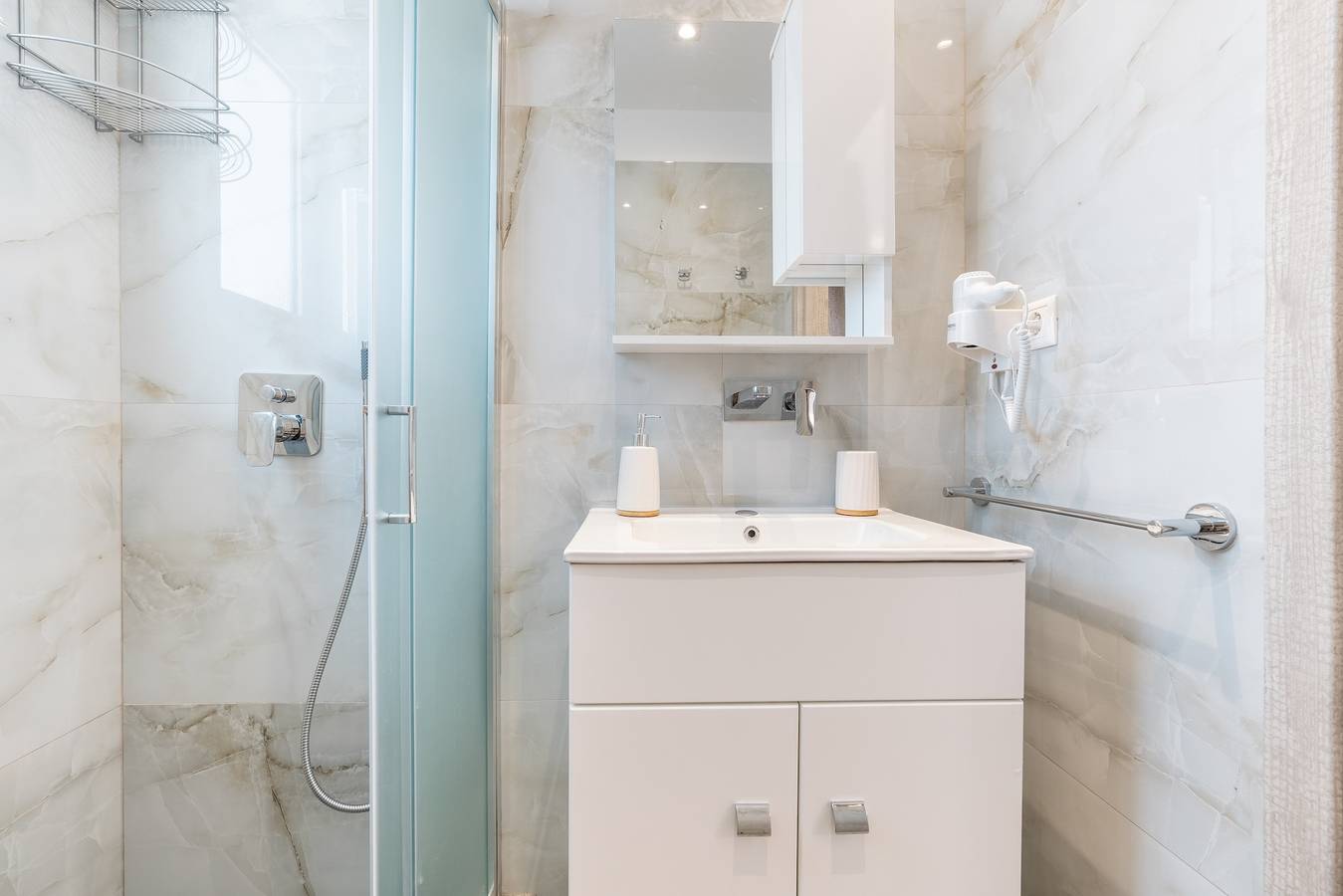 Appartement 'Velvet 2' met Uitzicht op de Bergen, Wifi en Airconditioning, foto 12