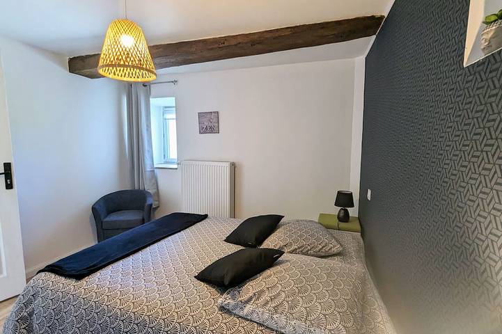 Gemütliches Ferienhaus in renoviertem Gebäude aus dem 11. Jh. in der Nähe des Pnr de Brenne in Douadic, Le Blanc und Umgebung
