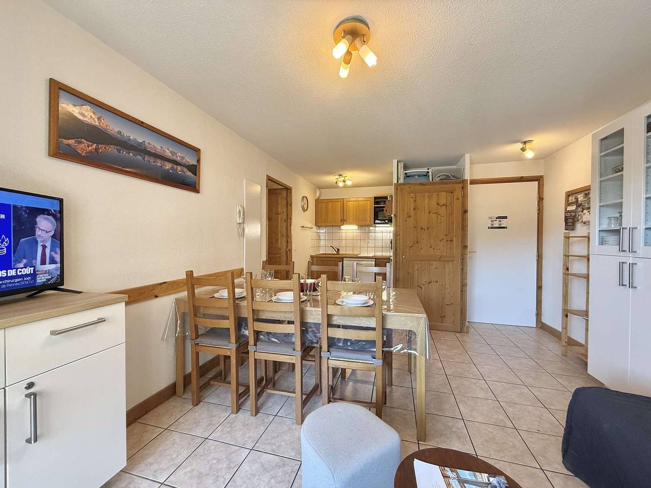 Appartement entier, Appartement cosy à Flumet, 3 chambres, balcon sud, Wi-Fi, parking, près des pistes et navettes gratuites in Flumet, Région d'Albertville