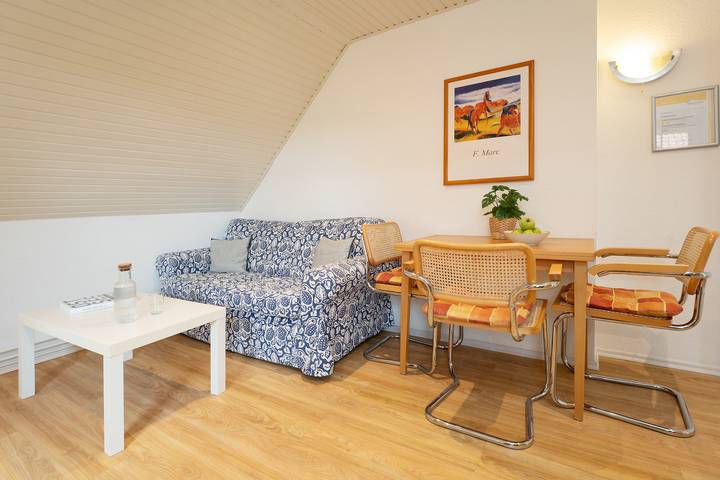 Ferienwohnung für 4 Personen, mit Balkon, kinderfreundlich in Lemkenhafen