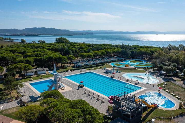 Parc de vacances pour 5 personnes, avec piscine et jardin, animaux acceptés à Monfalcone - 2