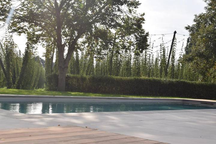 Location de vacances pour 19 personnes, avec Terrasse et Jardin ainsi que Piscine et Vue à Poperinge - 2