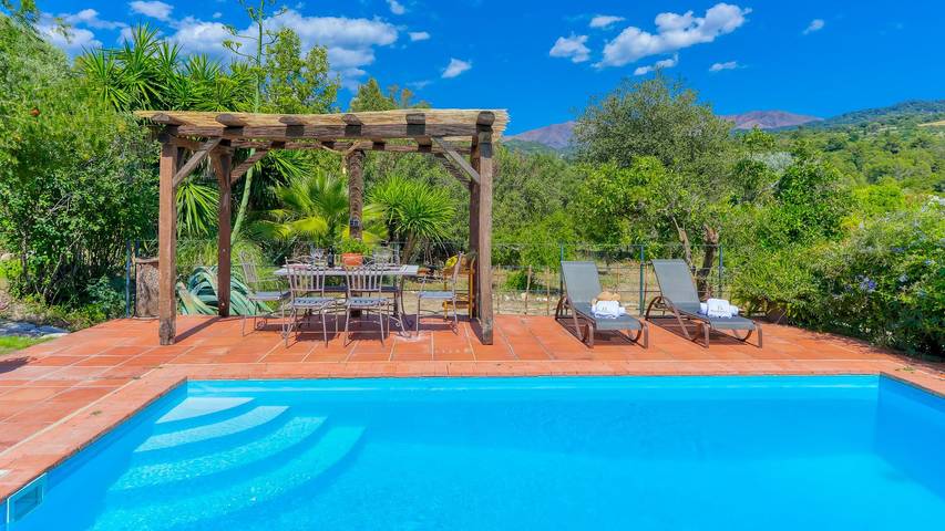Casa rural para 4 personas, con piscina y balcón/terraza, Se admiten mascotas en Serranía de Ronda - 2