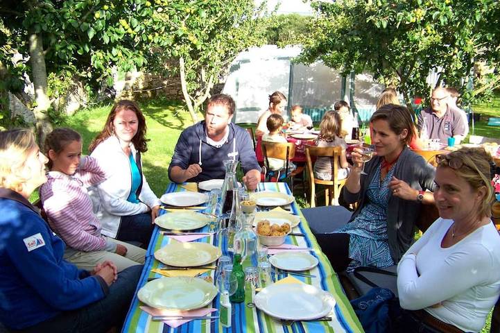 Location de vacances pour 8 personnes, avec piscine ainsi que sauna et jardin à Prat - 4