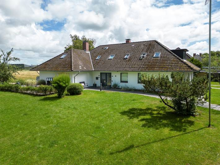 Ferienwohnung für 4 Personen, mit Terrasse und Garten sowie Ausblick auf Eiderstedt