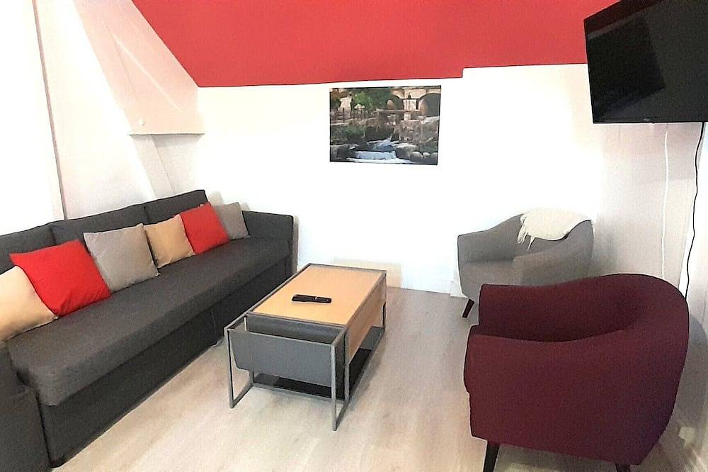 Entire apartment, Chez Benjamin -> 4 to 6 people in the center of Azay in Azay-le-Rideau, Loire Valley