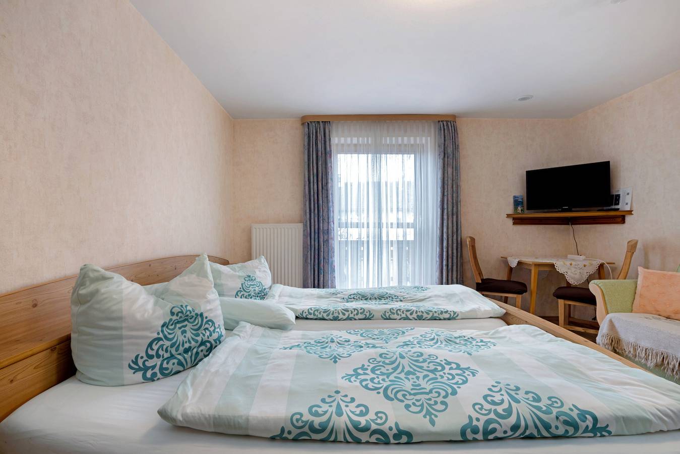 Chambre "Eins" avec terrasse partagée, jardin partagé et Wi-Fi in Neuschwanstein, Schwangau