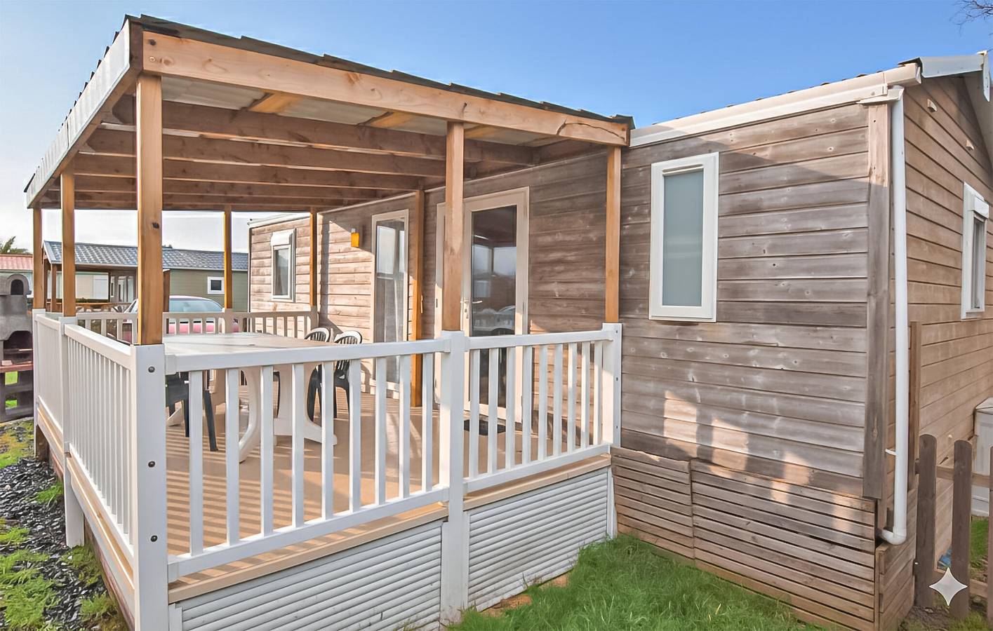Beachside Mobile Home with WiFi, TV, Parking & Garden in Saint-Benoît-de-l'Aure, Bayeux region