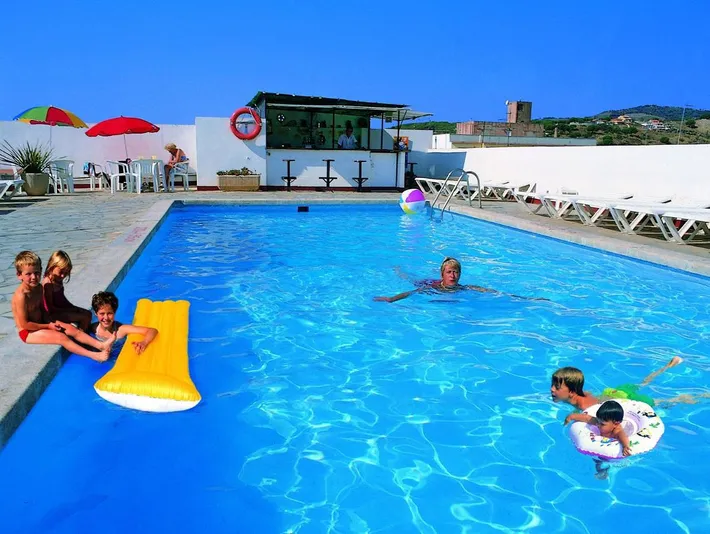 Hotel para 2 personas, con terraza además de piscina y vistas, Se admiten mascotas - 1