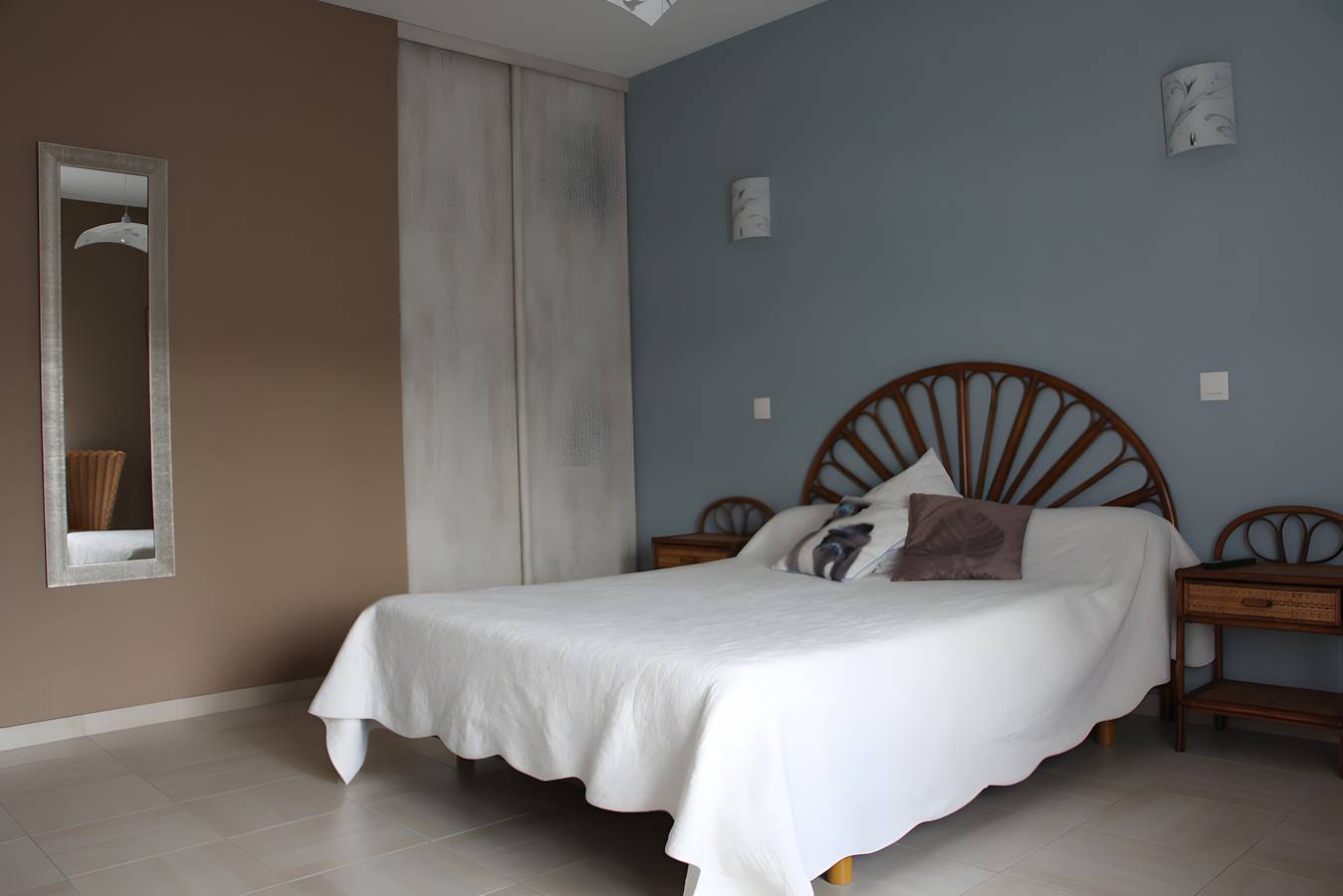 Chambre d’hôtes 'Chambre Pastel' avec piscine partagée, Wi-Fi et climatisation in Saint-Marcel-Paulel, Toulouse et ses environs