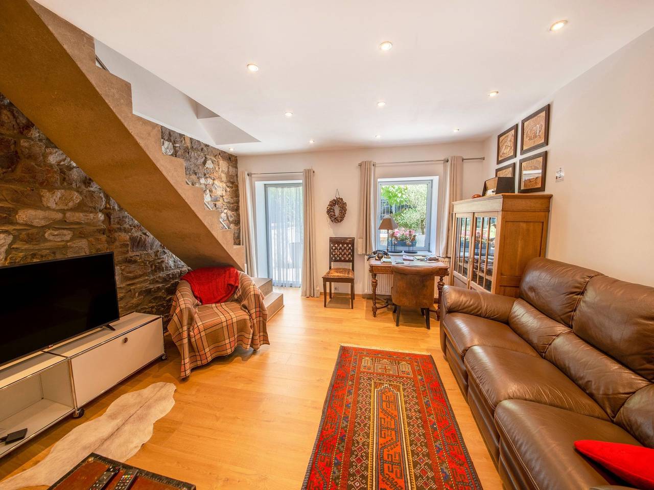 Charming Holiday Home with Veranda, Terrace,Garden Furniture in Tilff, Esneux