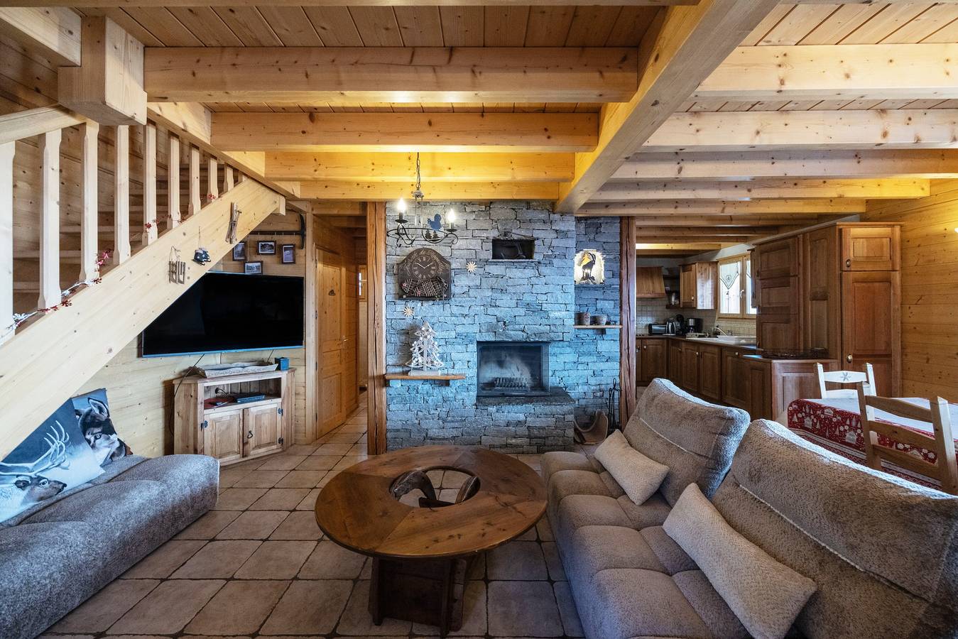 Chalet 'Le Hors Piste' avec vue sur la montagne, jardin privé et Wi-Fi in Vars, Région de Briançon