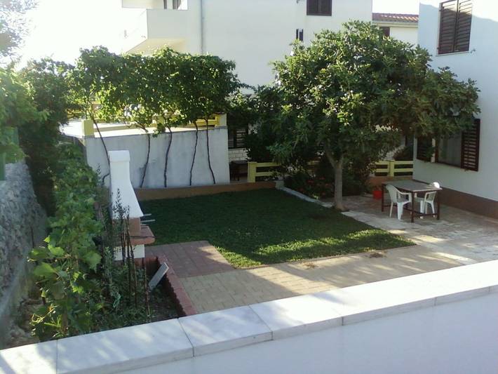 Ferieleilighet for 8 personer, med hage - 1