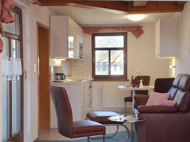 Ferienwohnung für 2 Personen, mit Balkon/Terrasse und Balkon sowie Garten in Oberes Maintal - Coburger Land - 2