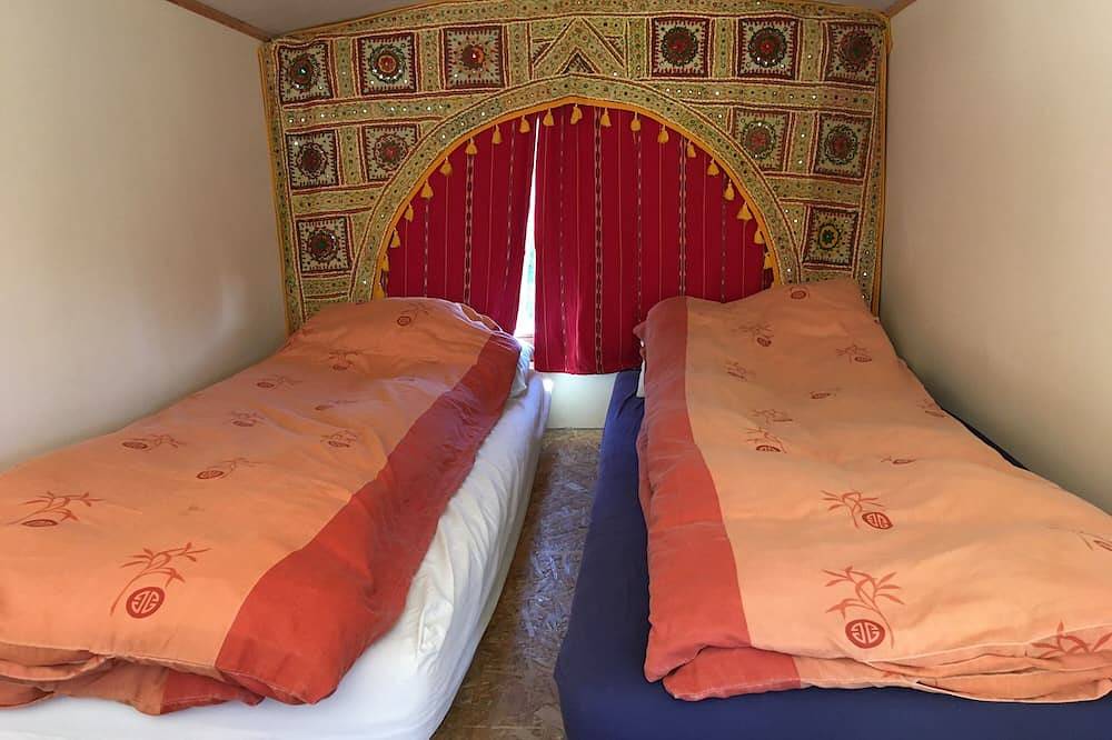 Eco Glamping immersed in nature, ideal for family holidays and romantic getaways in Inch, Comté de Cork