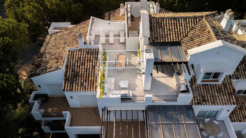 Entire apartment, Altos La Quinta 2 | Rooftop Sea View Penthouse Bbq in Marbella West, Benahavís