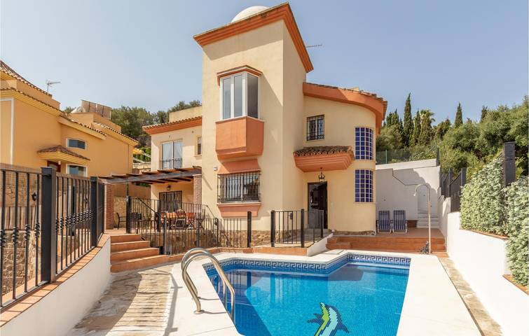 Holiday home for 8 people, with Terrace and Pool in Benalmádena