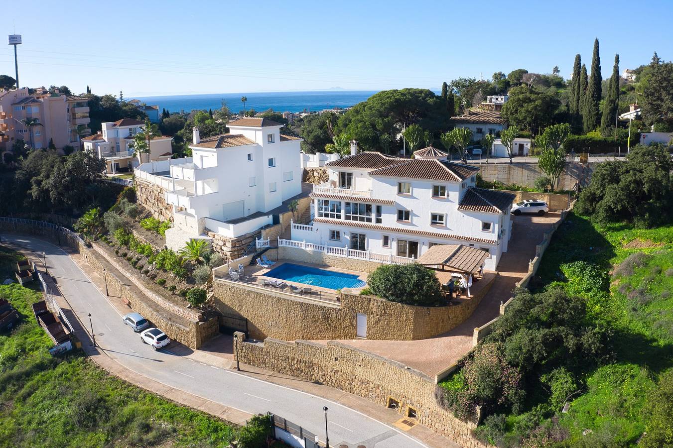 3077 Luxury Villa with Pool and Views in Elviria, in Marbella Oost, Marbella
