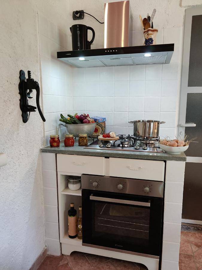 Location de vacances pour 3 personnes, avec jardin ainsi que sauna et jacuzzi à Lierna - 4