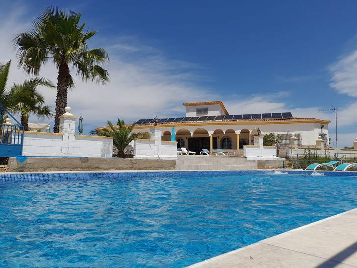 Casa rural con piscina para 14 personas, con Jacuzzi y Jardín en Provincia de Sevilla