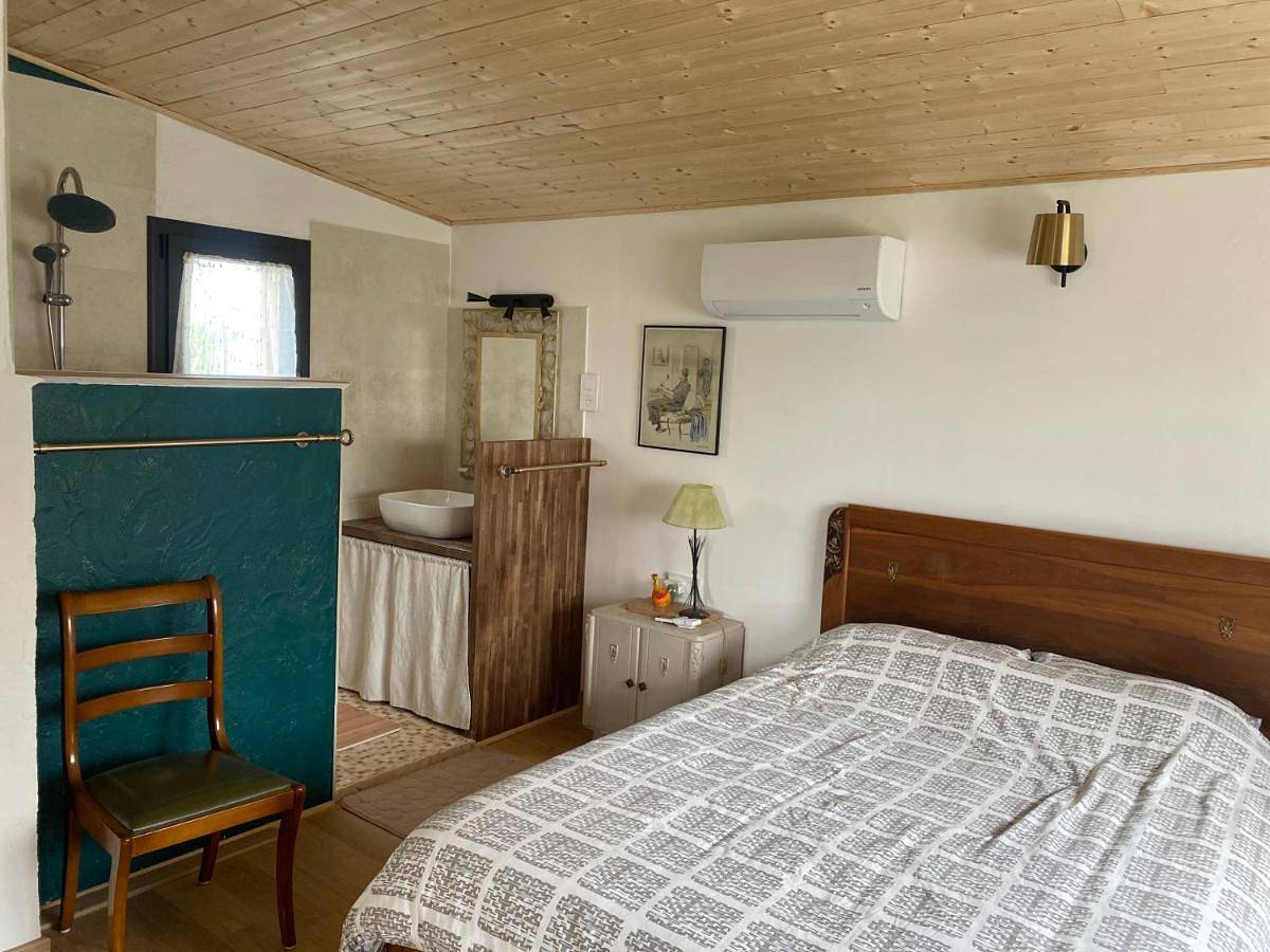 Double Room in Orniac, Quercy