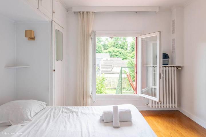 Location de vacances pour 6 personnes, avec Balcon et Terrasse ainsi que Jardin et Vue dans Fosses