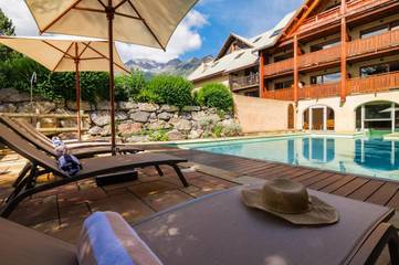 Hôtel pour 2 personnes, avec piscine et sauna ainsi que jardin et vue à Le Monêtier-les-Bains