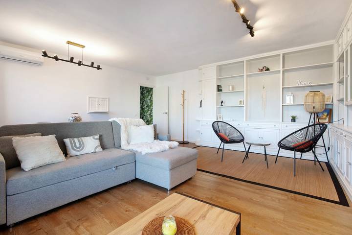 Apartamento entero, Apartamento 'Armonia' con vistas al mar, Wi-Fi y aire acondicionado in Torremolinos Centre, Torremolinos