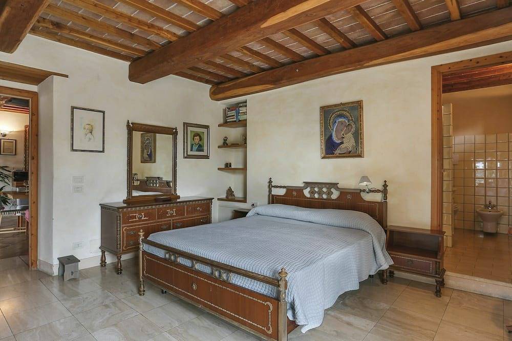 Country House / Farm House i Buti med 5 soverom som kan romme 9 in Buti, Provinsen Pisa