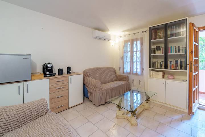 Apartamento 'Nuraghes' con terraza privada y jardín privado in Pittulongu, Olbia