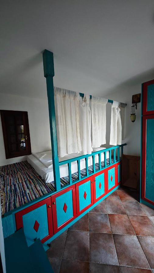 Maison de campagne pour 10 personnes, avec jardin ainsi que balcon et vue dans Panormos - 2